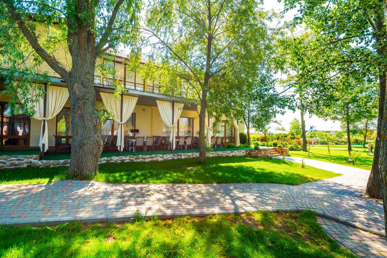 Hotel BUTTERFLY Sadove Exterior foto