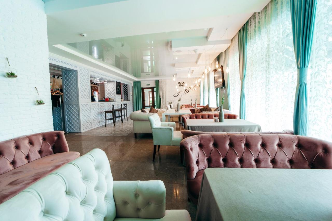 Hotel BUTTERFLY Sadove Exterior foto