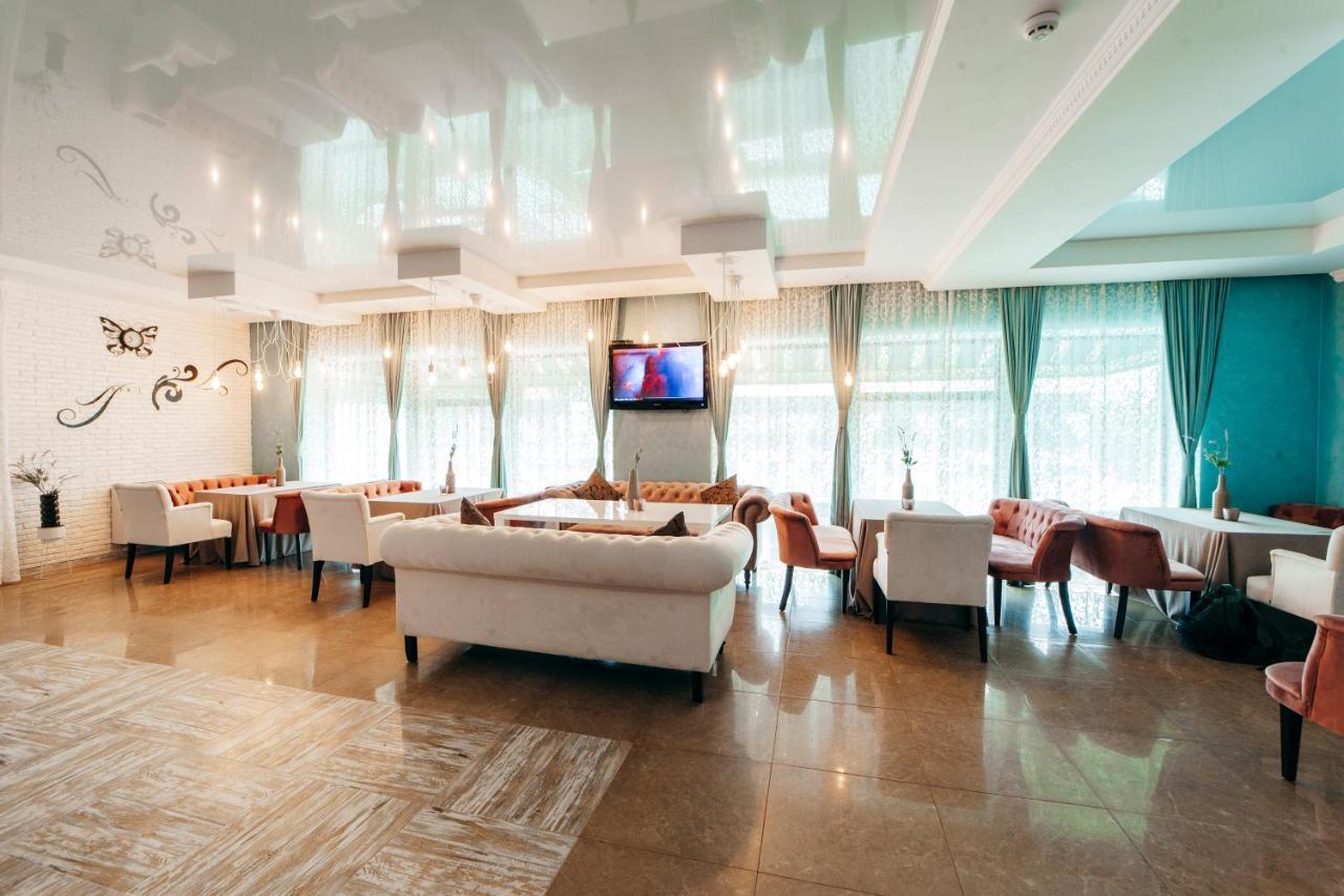 Hotel BUTTERFLY Sadove Exterior foto