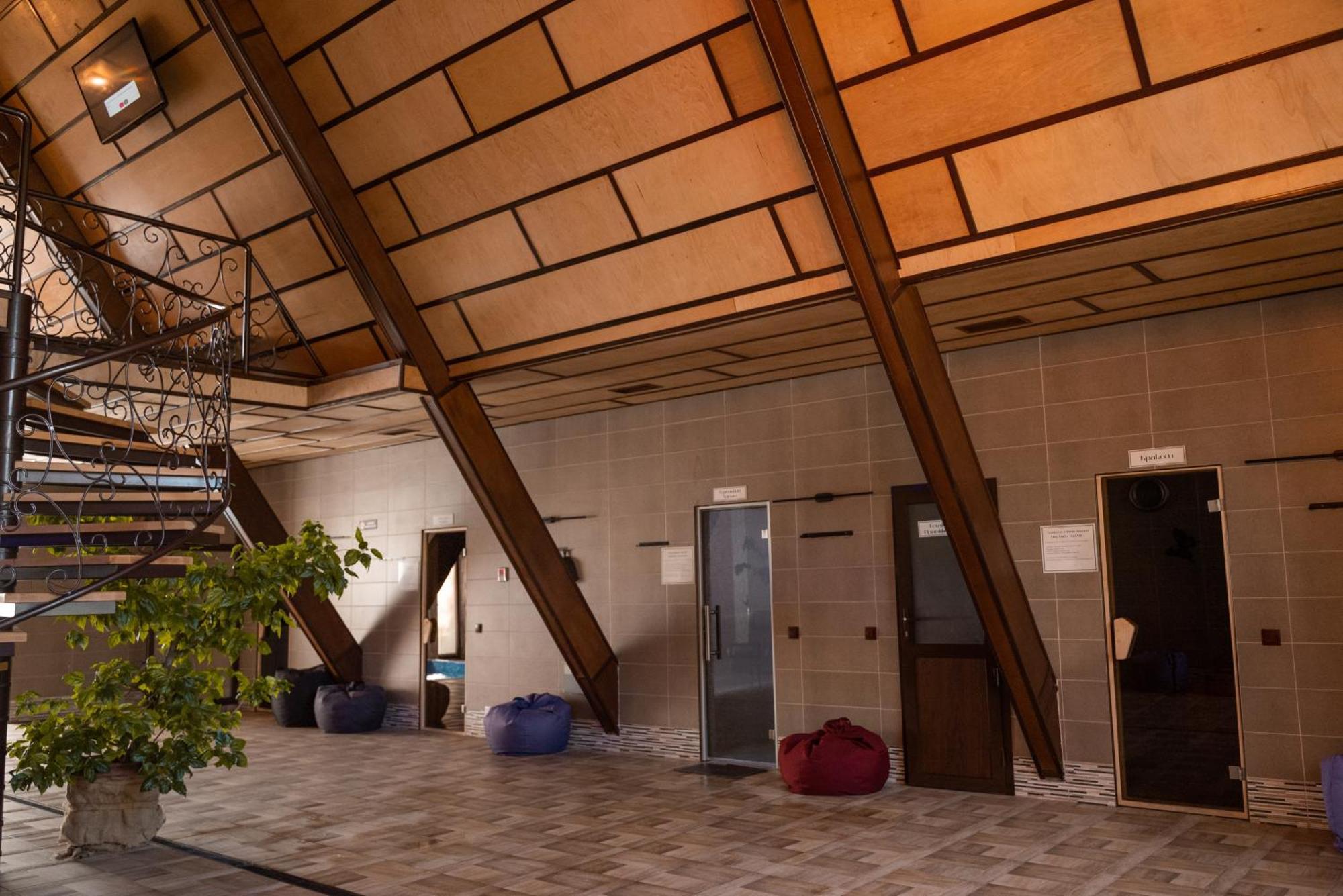 Hotel BUTTERFLY Sadove Exterior foto