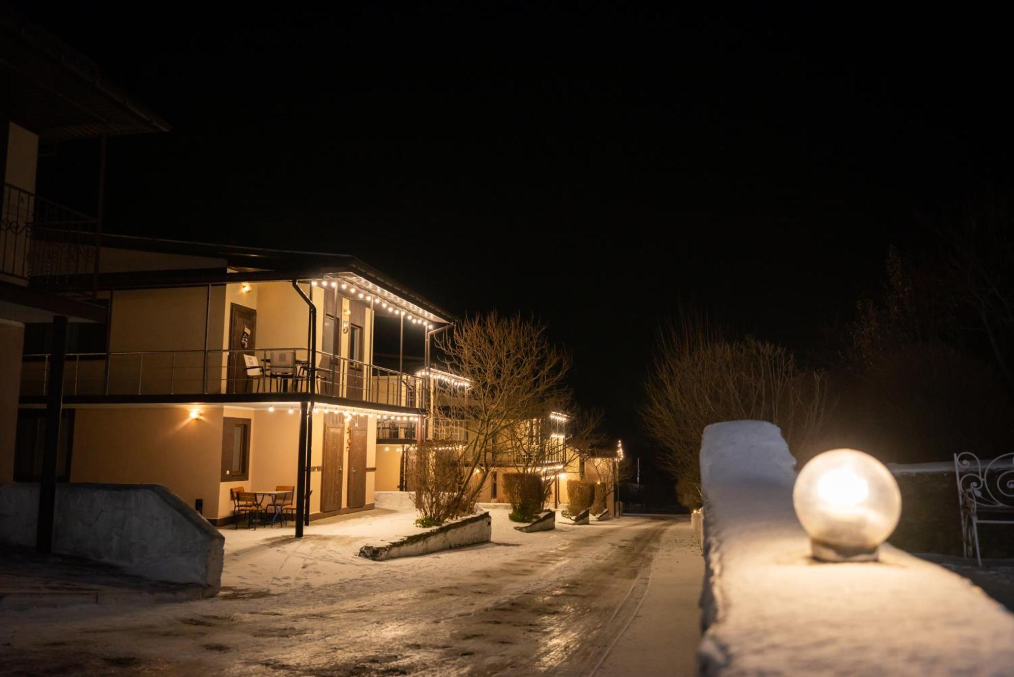 Hotel BUTTERFLY Sadove Exterior foto