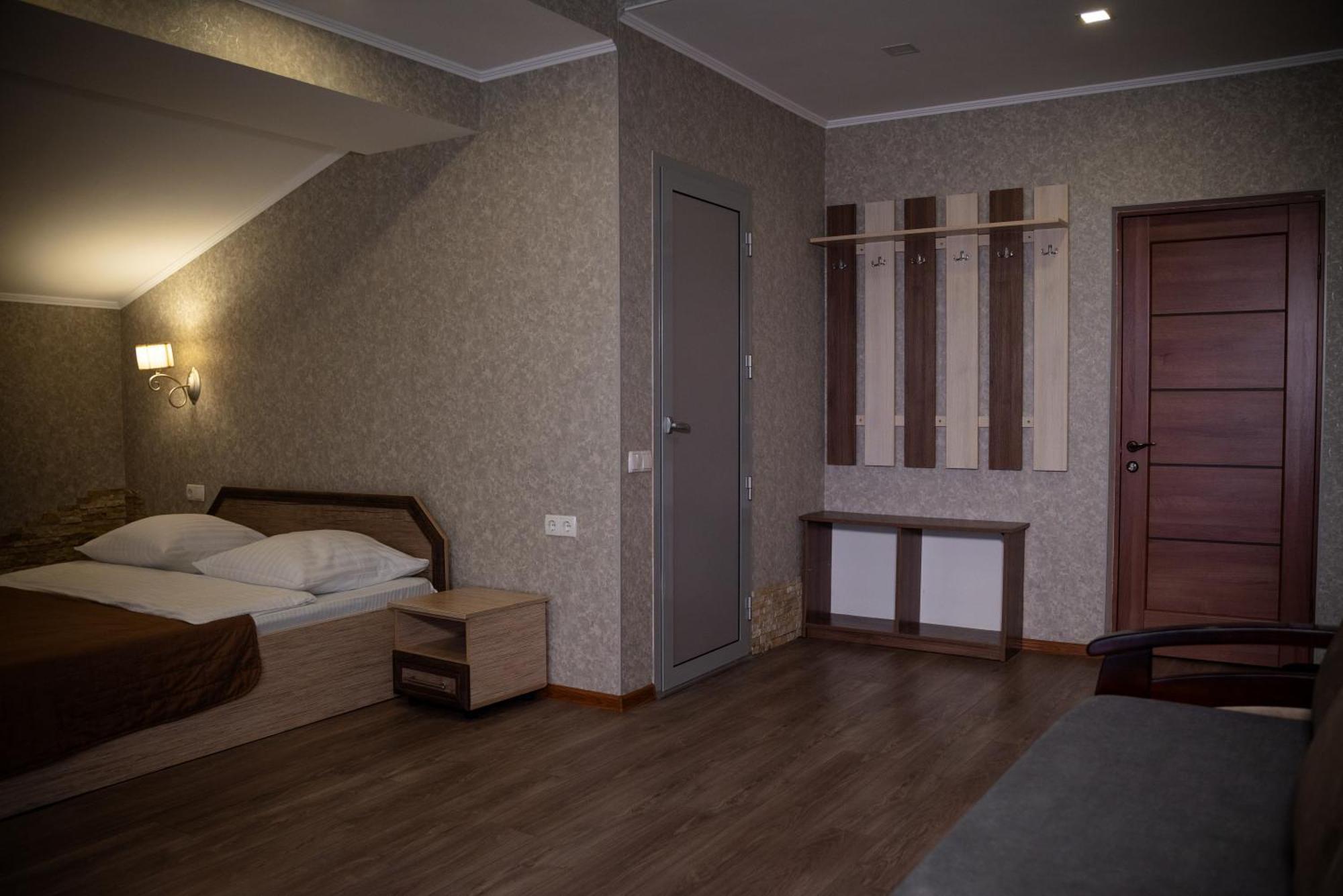 Hotel BUTTERFLY Sadove Exterior foto
