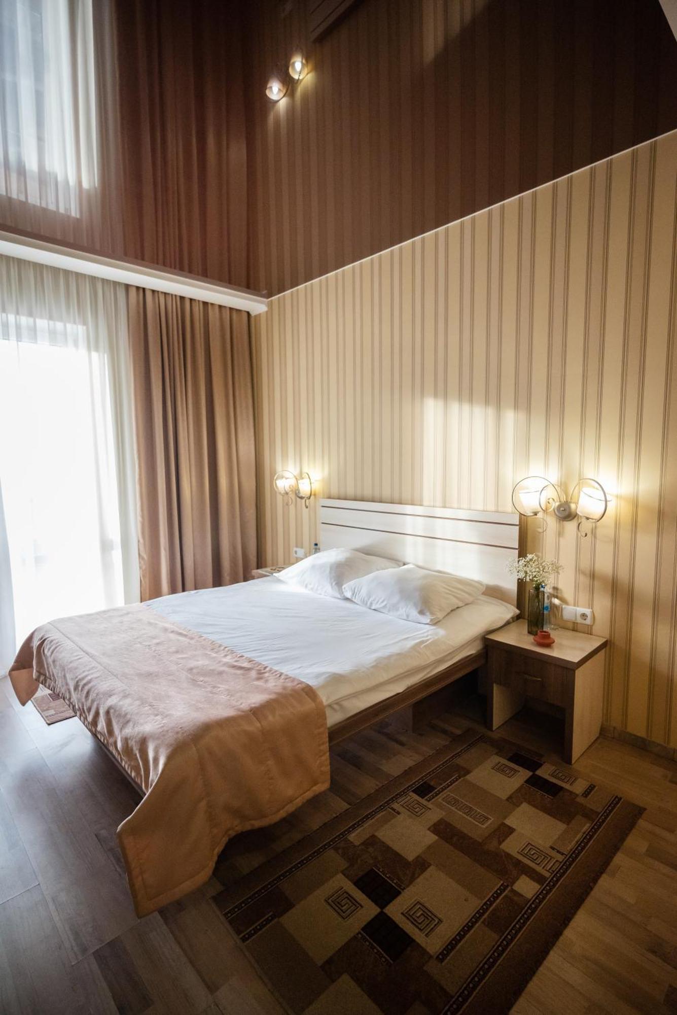Hotel BUTTERFLY Sadove Exterior foto